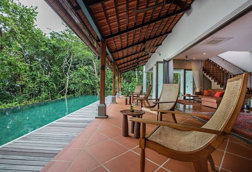 Szálloda Ambong Pool Villas