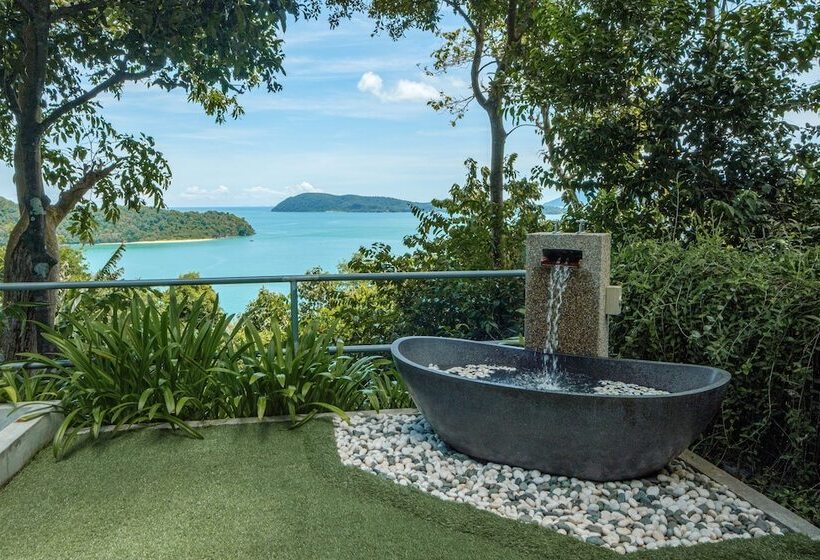 בית מלון כפרי Ambong Pool Villas