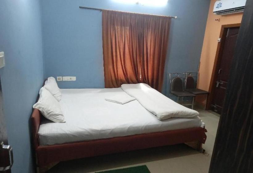 Hotel Oyo 81893 Maa Home Stays