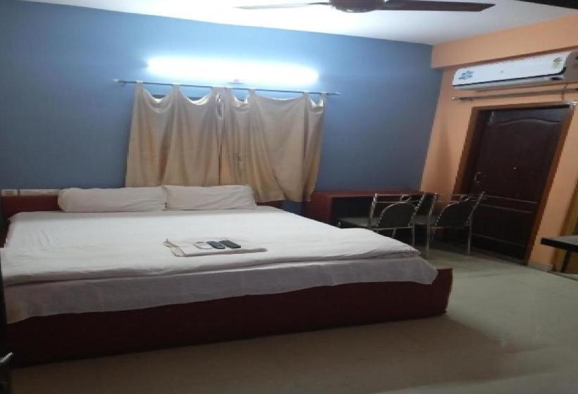 Hotel Oyo 81893 Maa Home Stays