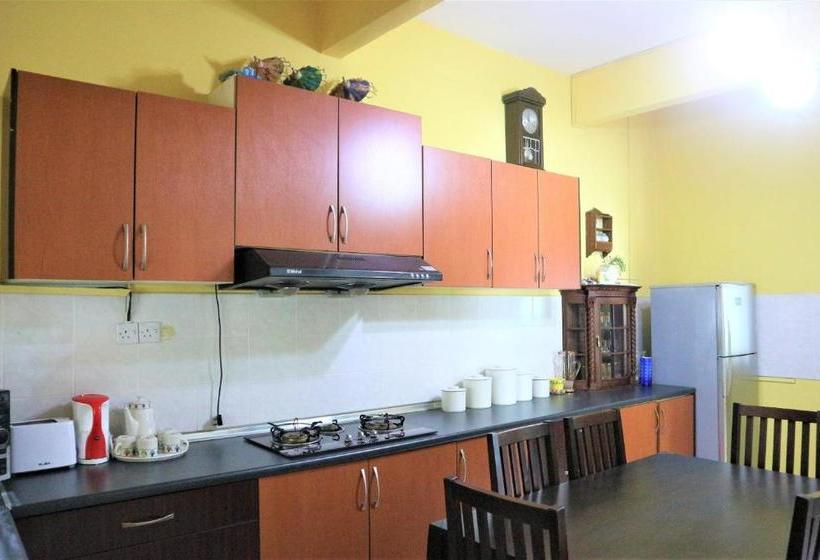 בית מלון כפרי Oyo 90300 D Hitech Home