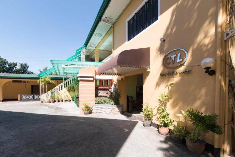 فندق Reddoorz @ Teofila Lodge