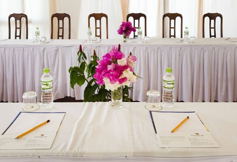 هتل Rock Water Bay Beach Resort & Spa