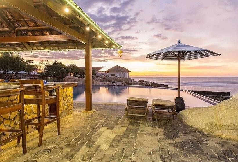 هتل Rock Water Bay Beach Resort & Spa