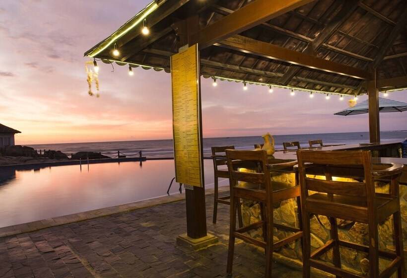 هتل Rock Water Bay Beach Resort & Spa