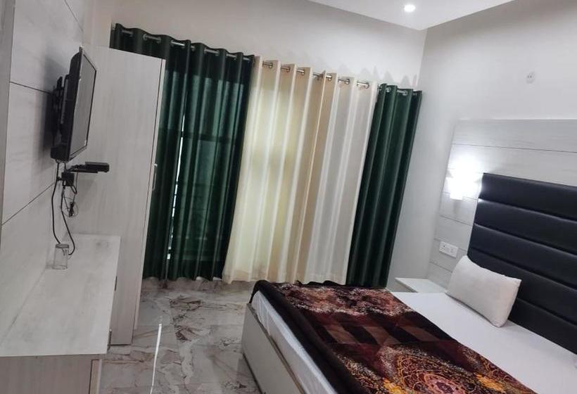 Hotel Royale Green Apple Inn