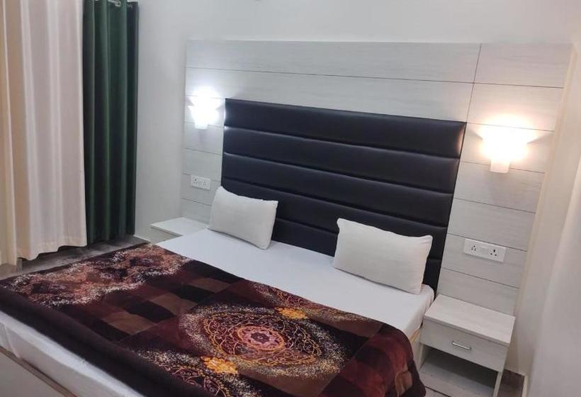 Hotel Royale Green Apple Inn