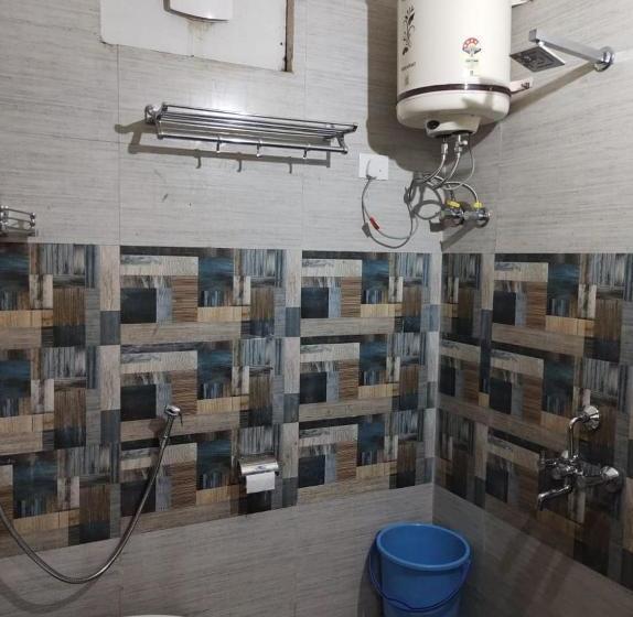 Hotel Royale Green Apple Inn