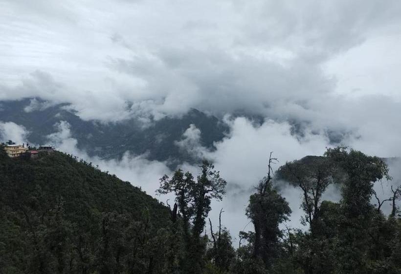 Hotel Royale Green Apple Inn