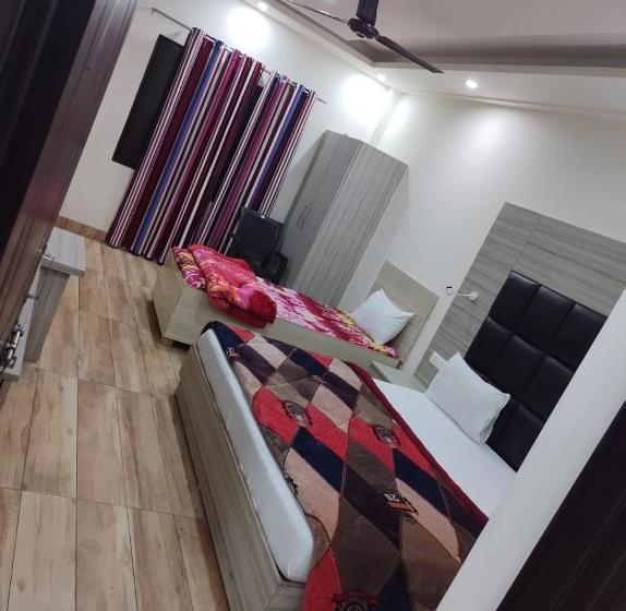 Hotel Royale Green Apple Inn