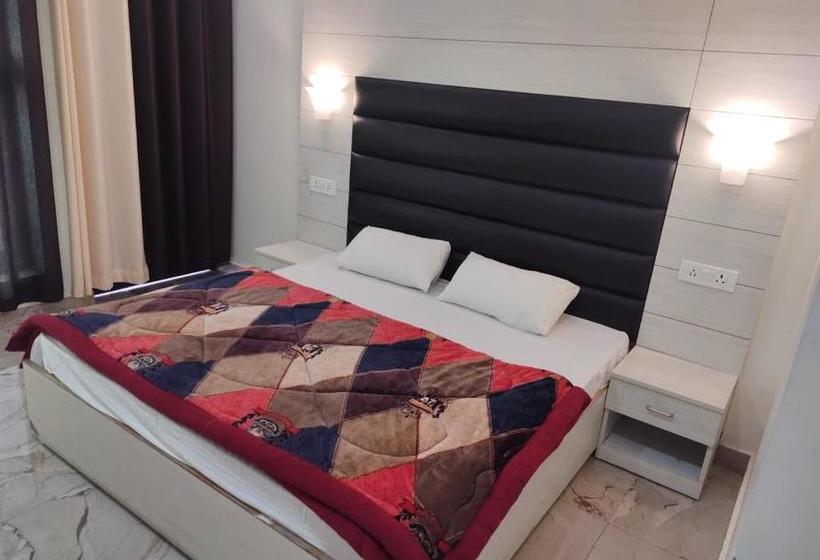 Hotel Royale Green Apple Inn