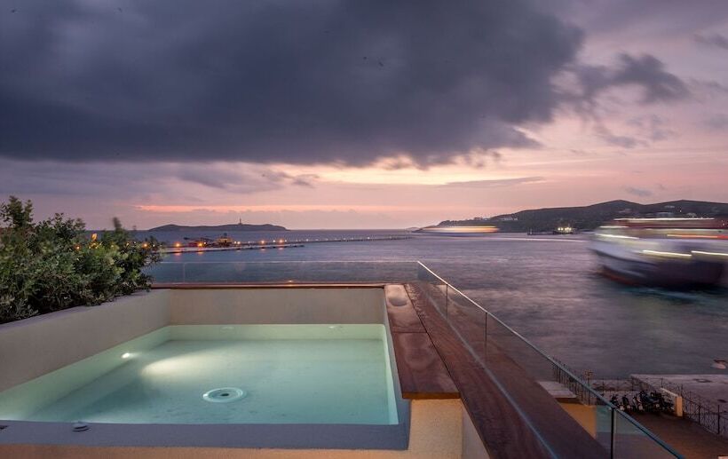 هتل Shapes Luxury Suites