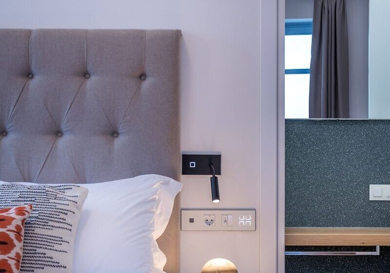 هتل Shapes Luxury Suites