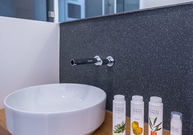 هتل Shapes Luxury Suites