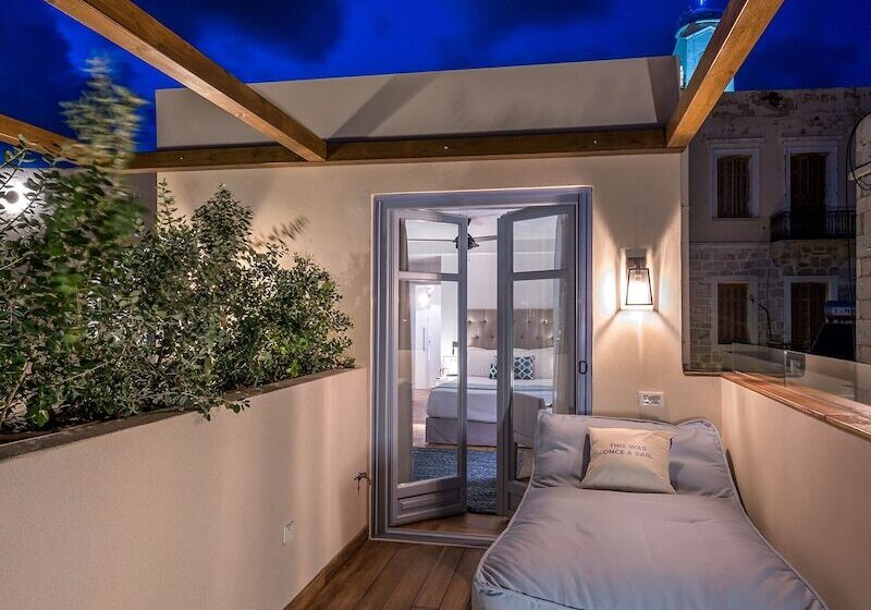 هتل Shapes Luxury Suites