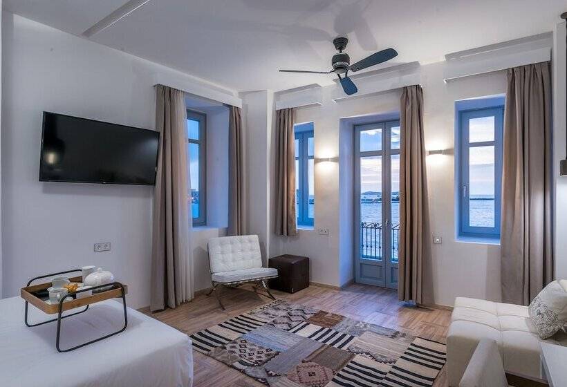 هتل Shapes Luxury Suites