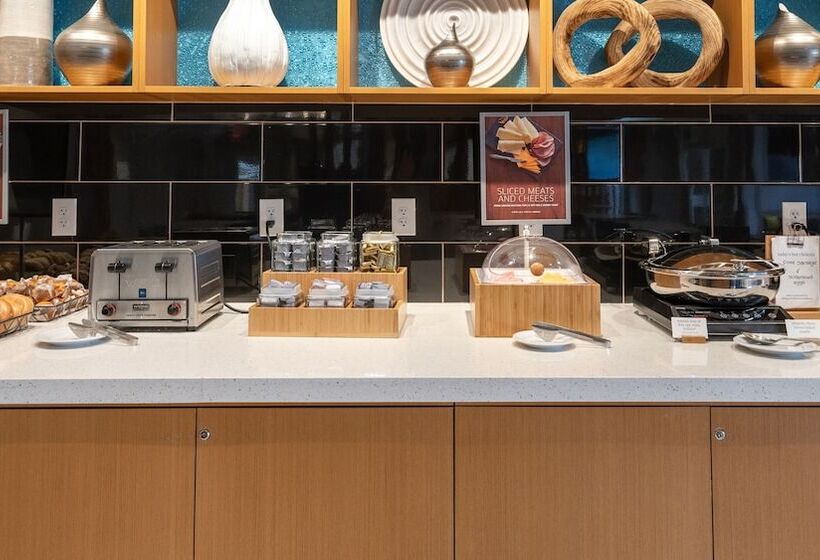 فندق Springhill Suites By Marriott Woodbridge