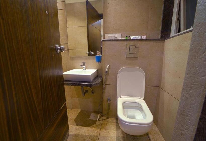 فندق Sri Sri Executive, Kolhapur