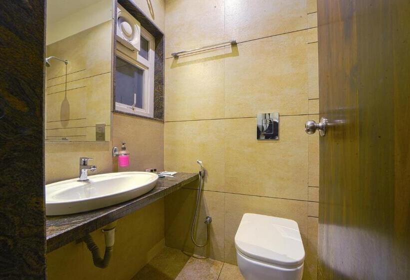 فندق Sri Sri Executive, Kolhapur