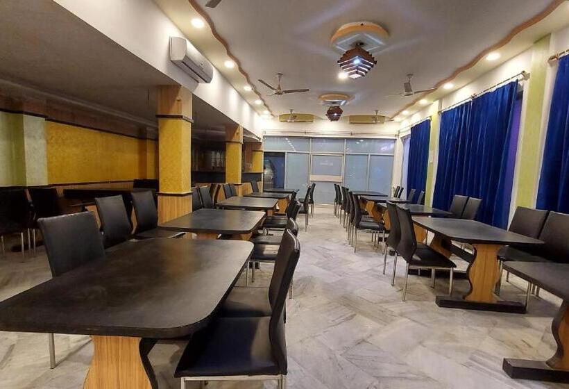 ホテル Swastik Resort Tajpur