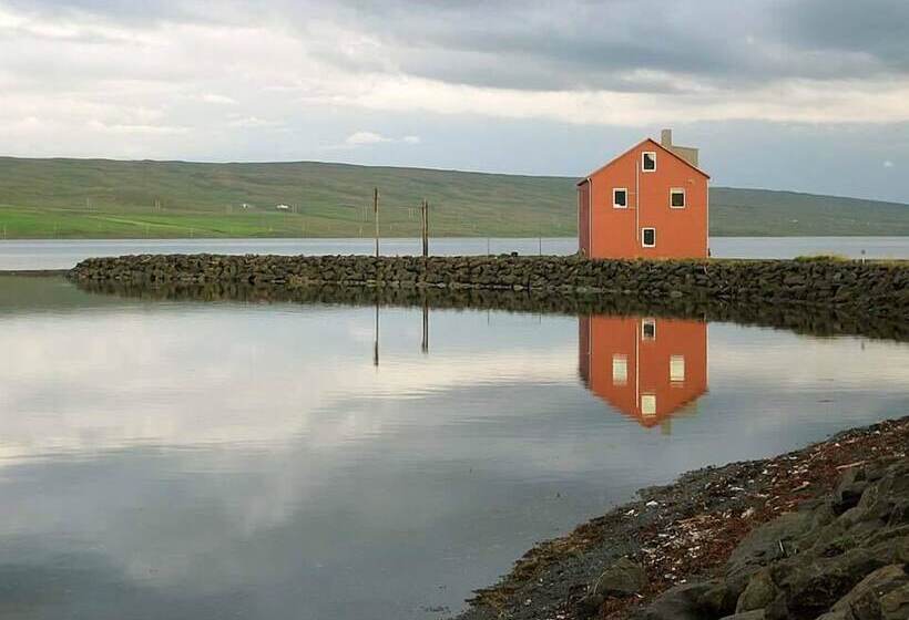 هتل Tangahús Guesthouse