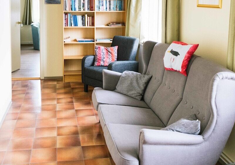 هتل Tangahús Guesthouse