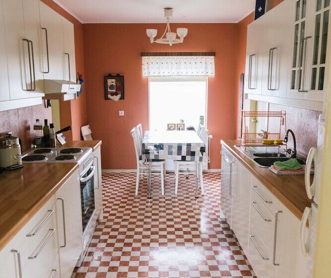 هتل Tangahús Guesthouse