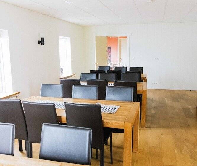 هتل Tangahús Guesthouse