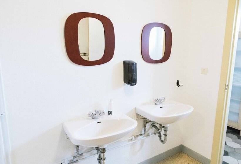 هتل Tangahús Guesthouse