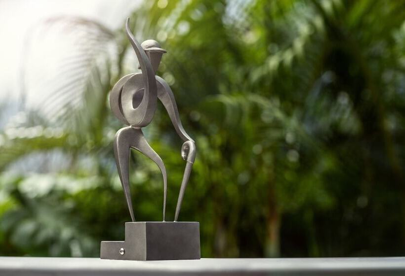 هتل The Silveri Hong Kong Mgallery