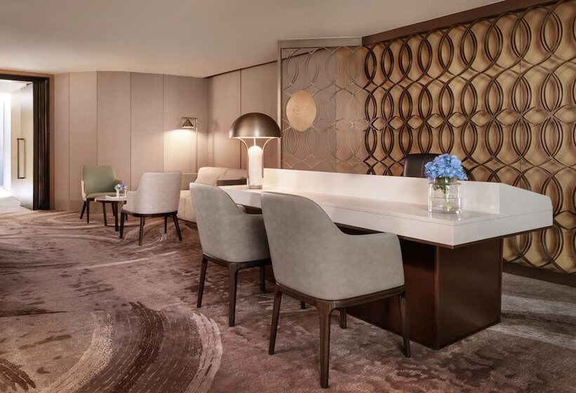 هتل The Silveri Hong Kong Mgallery