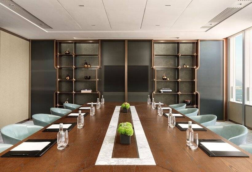 هتل The Silveri Hong Kong Mgallery