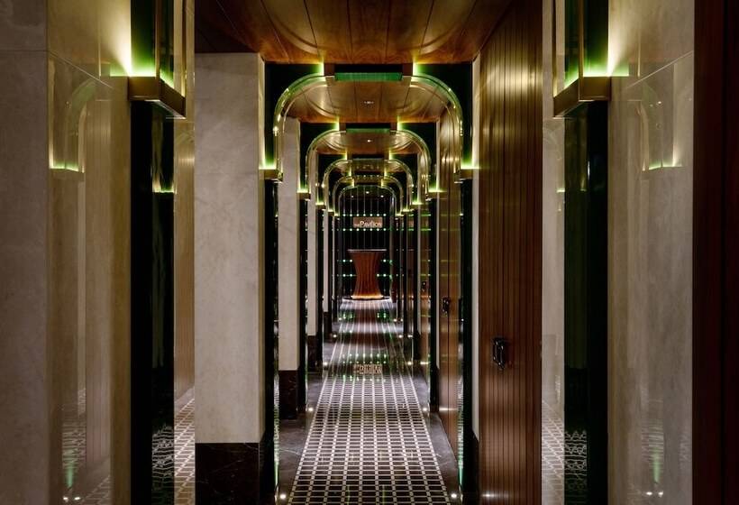 هتل The Silveri Hong Kong Mgallery