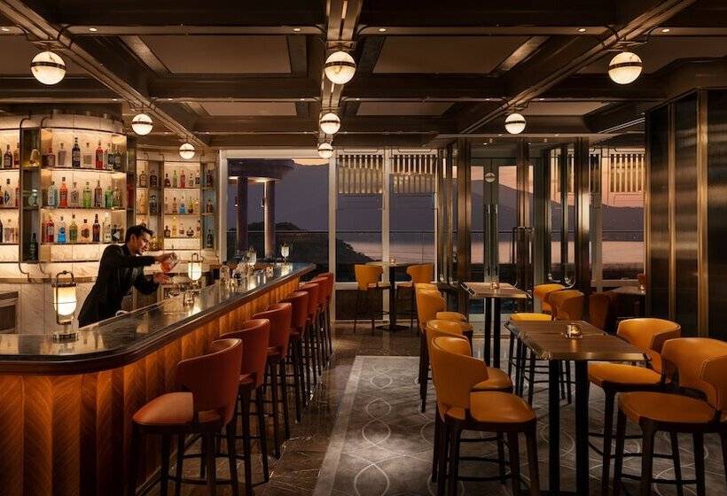 هتل The Silveri Hong Kong Mgallery