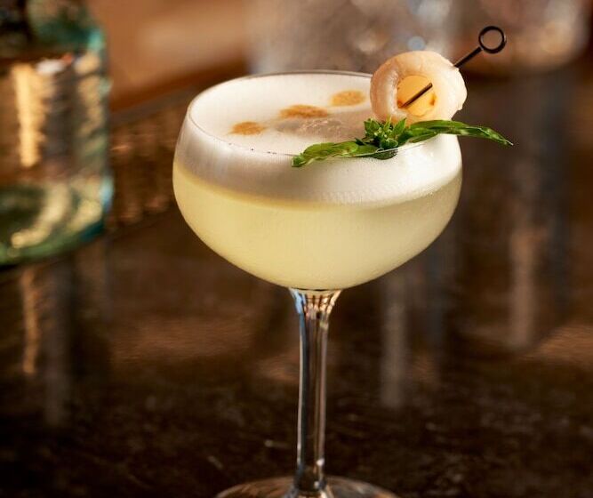 هتل The Silveri Hong Kong Mgallery