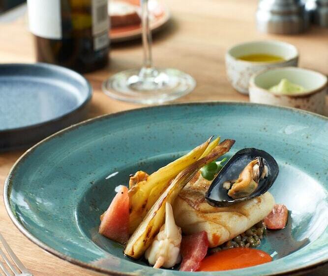 هتل The Silveri Hong Kong Mgallery