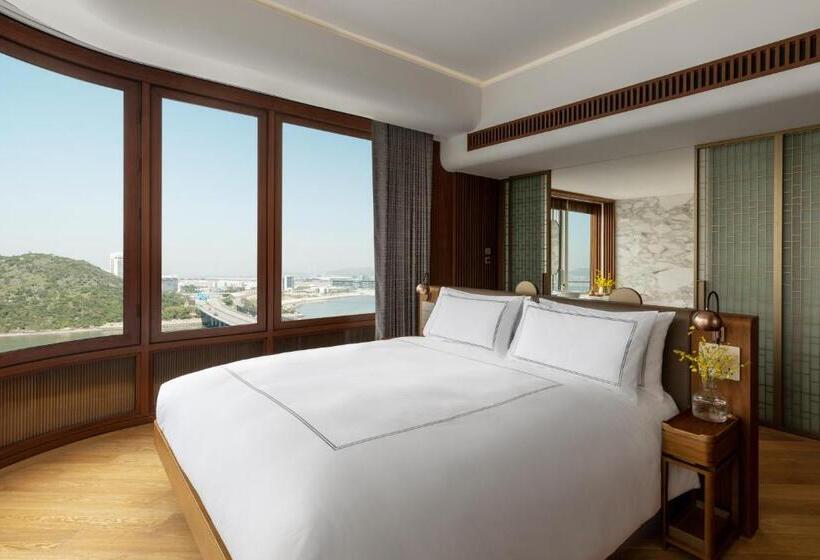 هتل The Silveri Hong Kong Mgallery