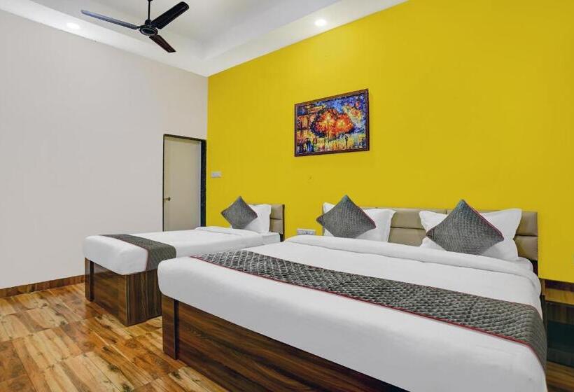 فندق Super Townhouse Pine Tree