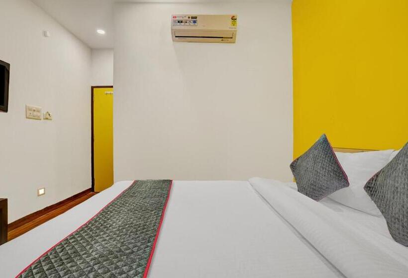 فندق Super Townhouse Pine Tree