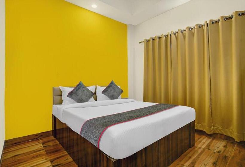 فندق Super Townhouse Pine Tree