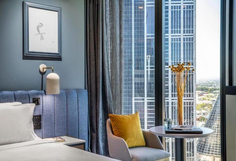 Отель Voco Melbourne Central