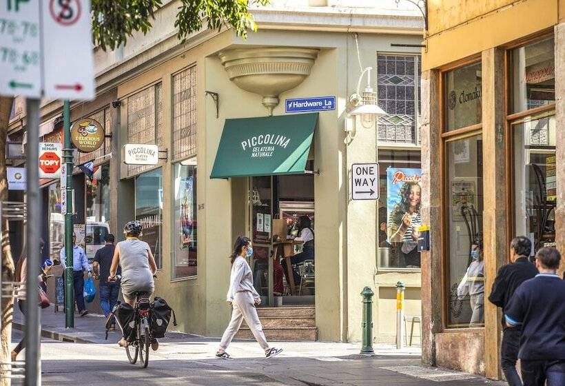 Отель Voco Melbourne Central