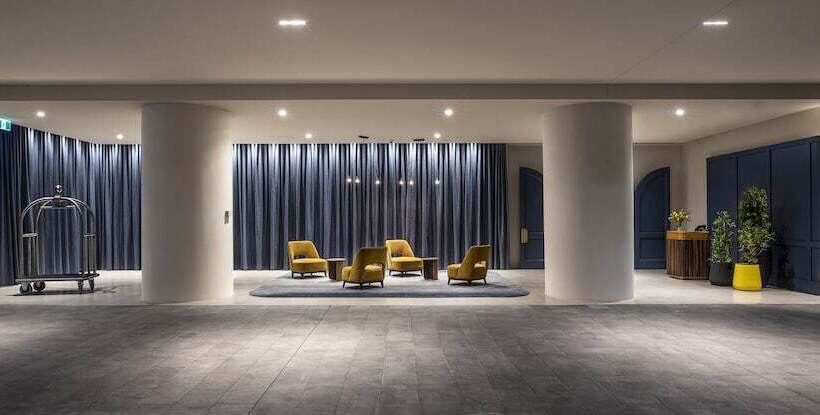 Отель Voco Melbourne Central