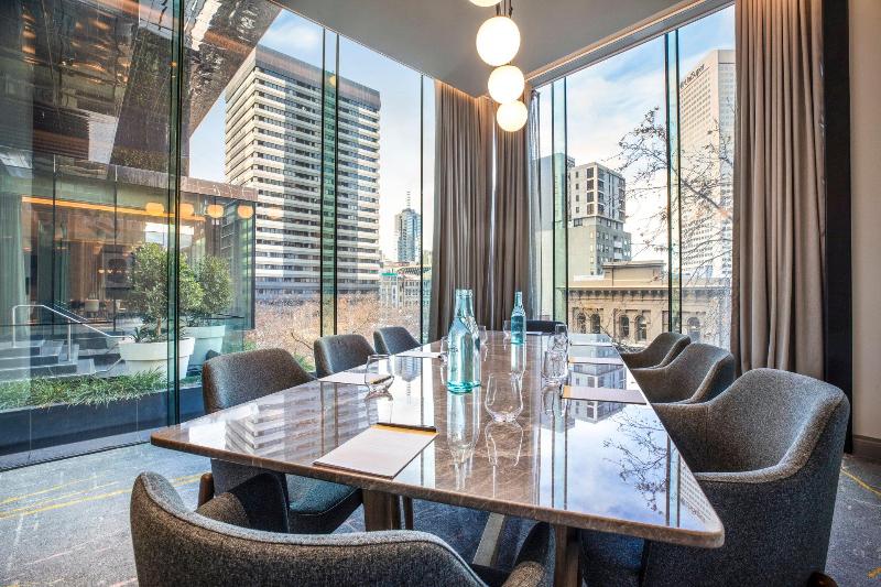 Отель Voco Melbourne Central