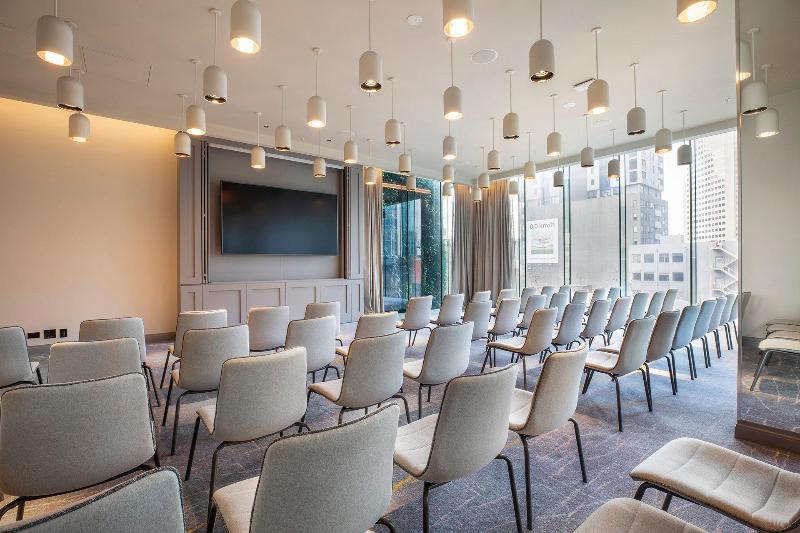 Отель Voco Melbourne Central