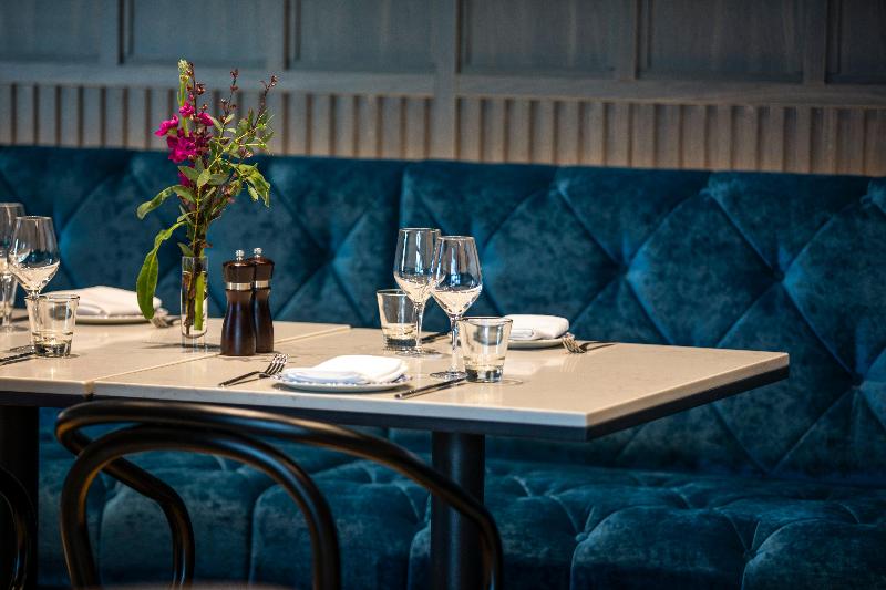 Отель Voco Melbourne Central