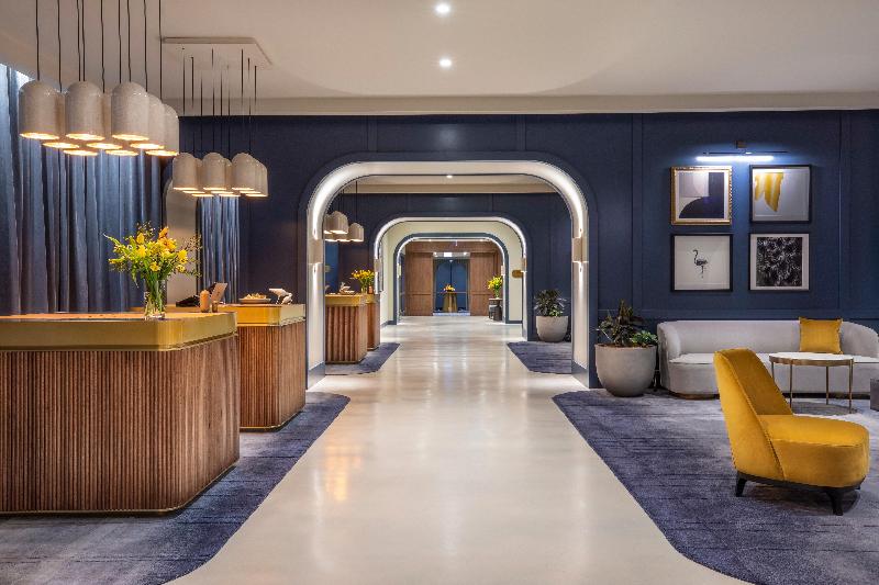 Отель Voco Melbourne Central