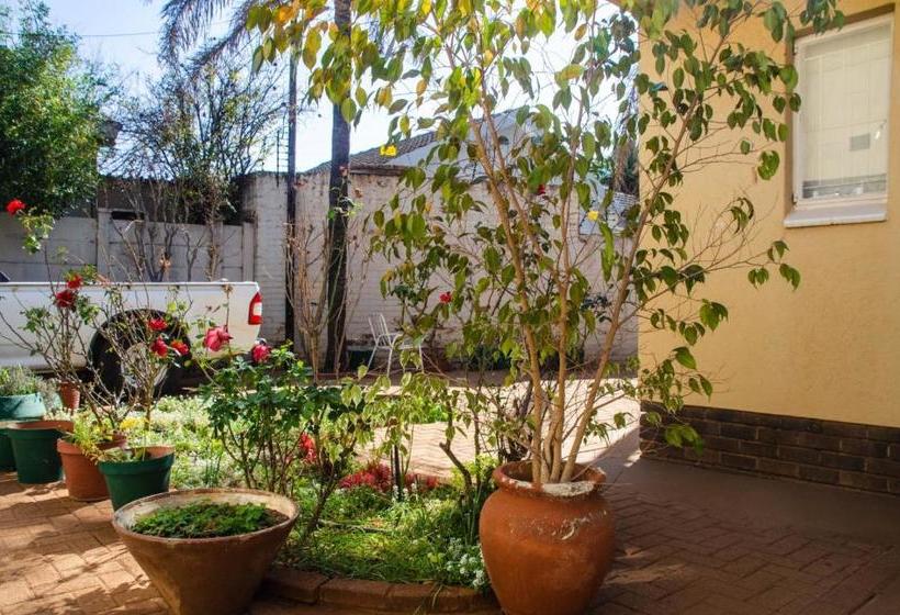 פנסיון Simunye Guest House