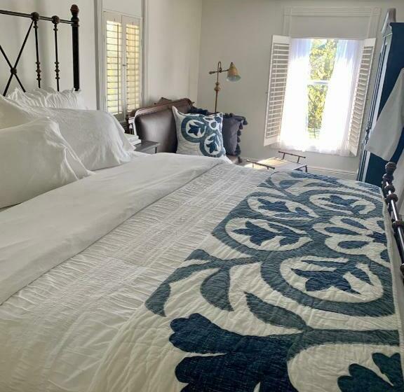 Plantation House Bed & Breakfast