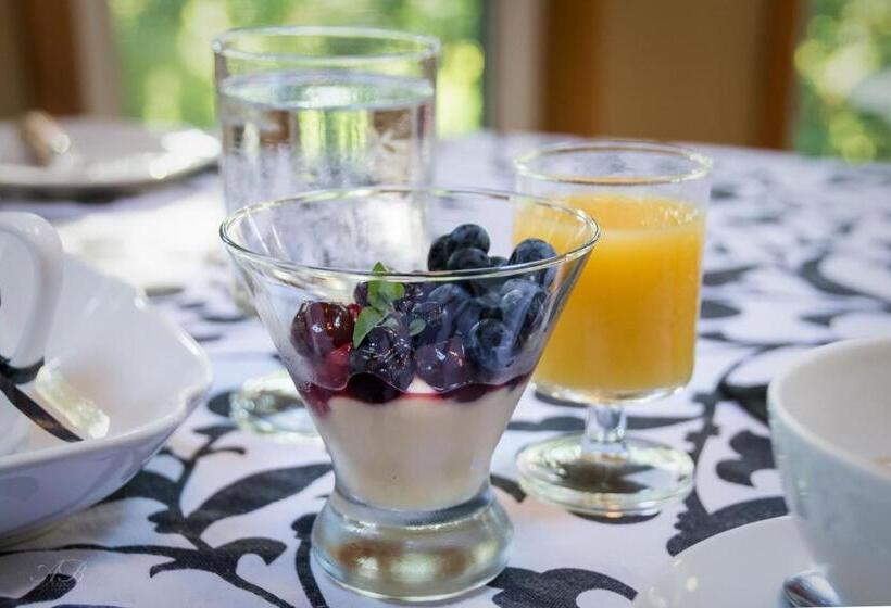 Plantation House Bed & Breakfast